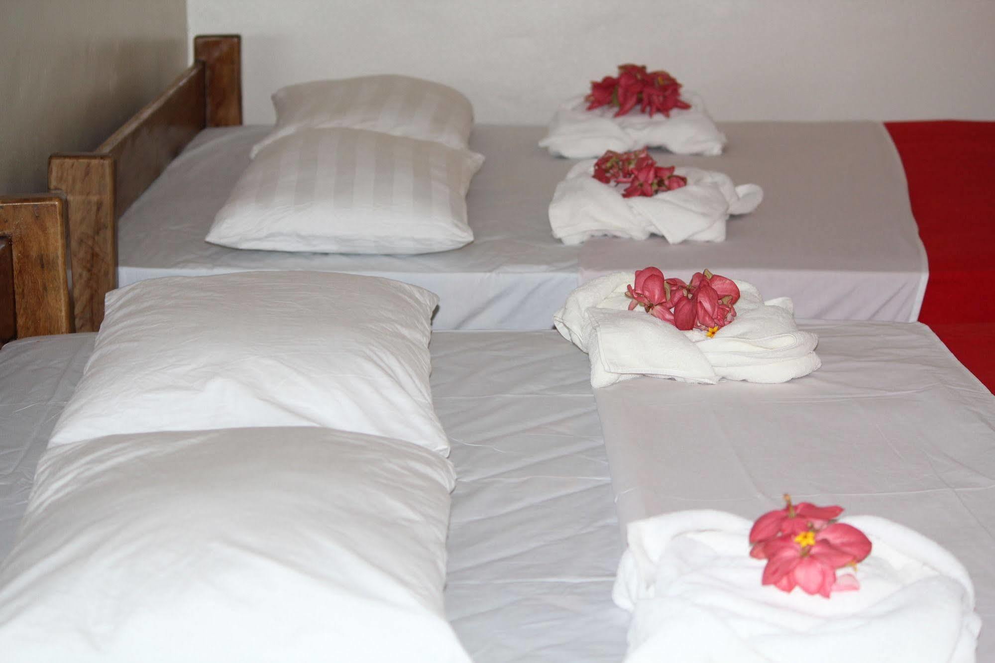 Pacific Paradise Motel Port Vila Buitenkant foto