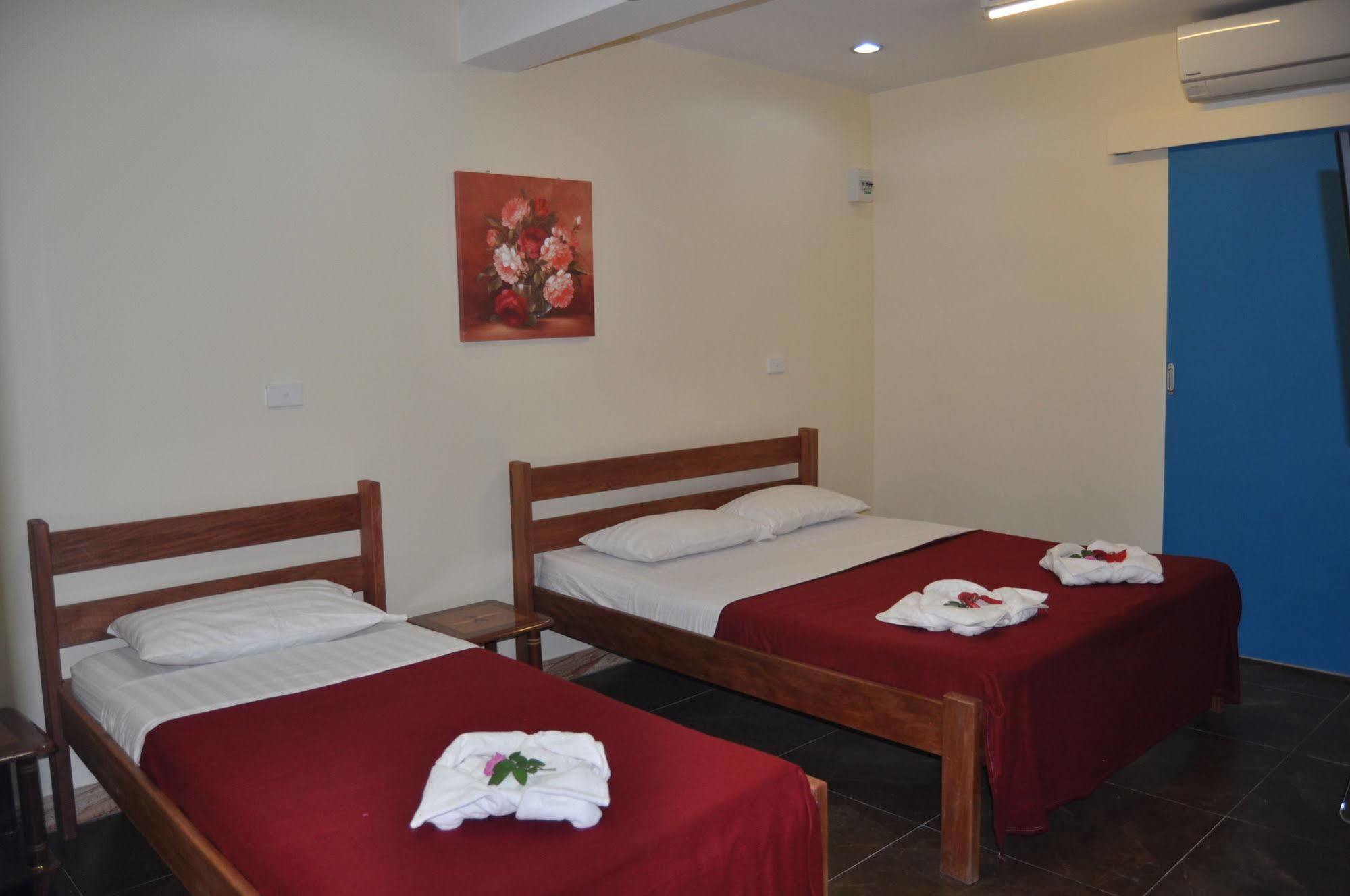 Pacific Paradise Motel Port Vila Buitenkant foto