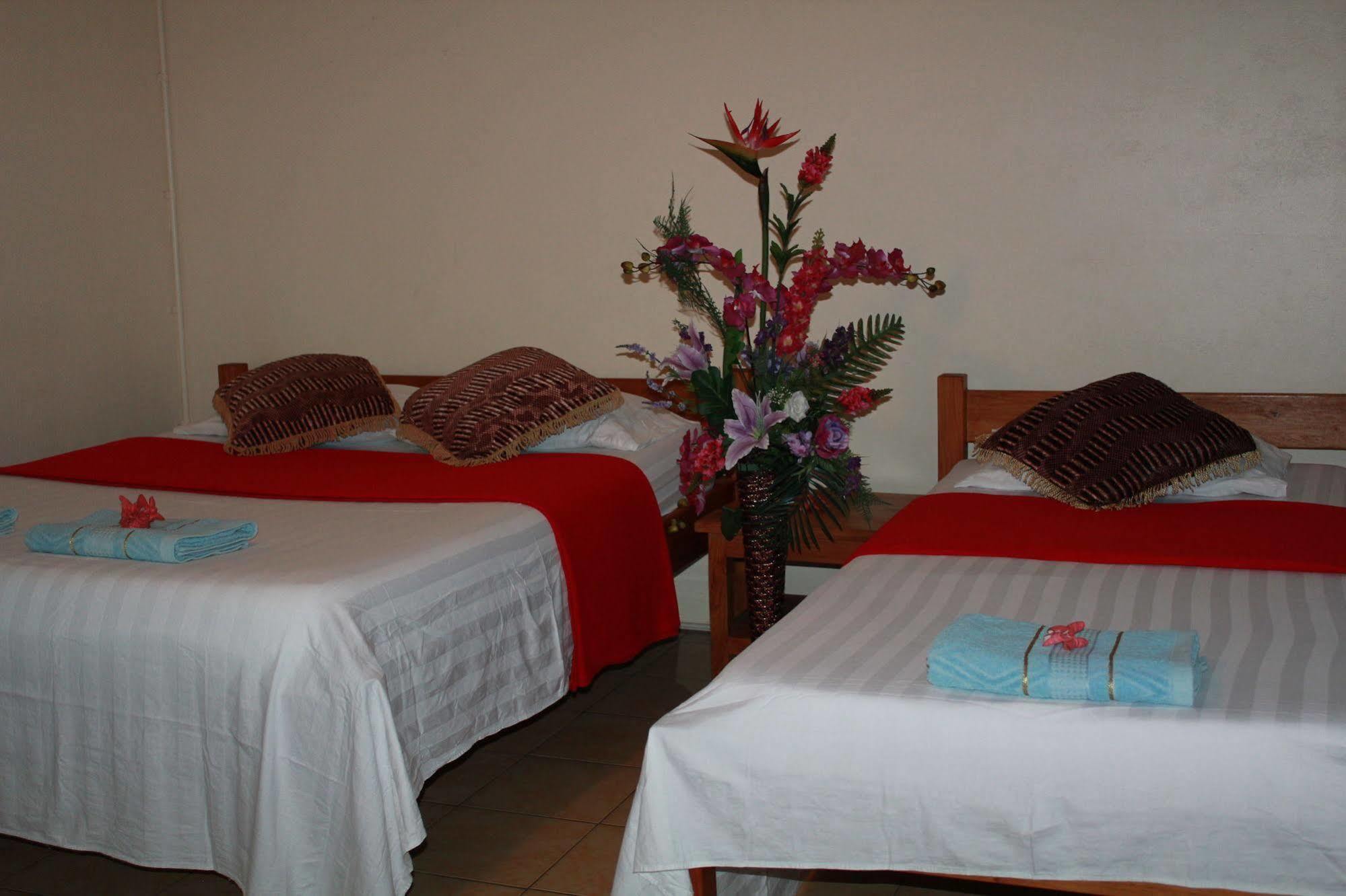 Pacific Paradise Motel Port Vila Buitenkant foto