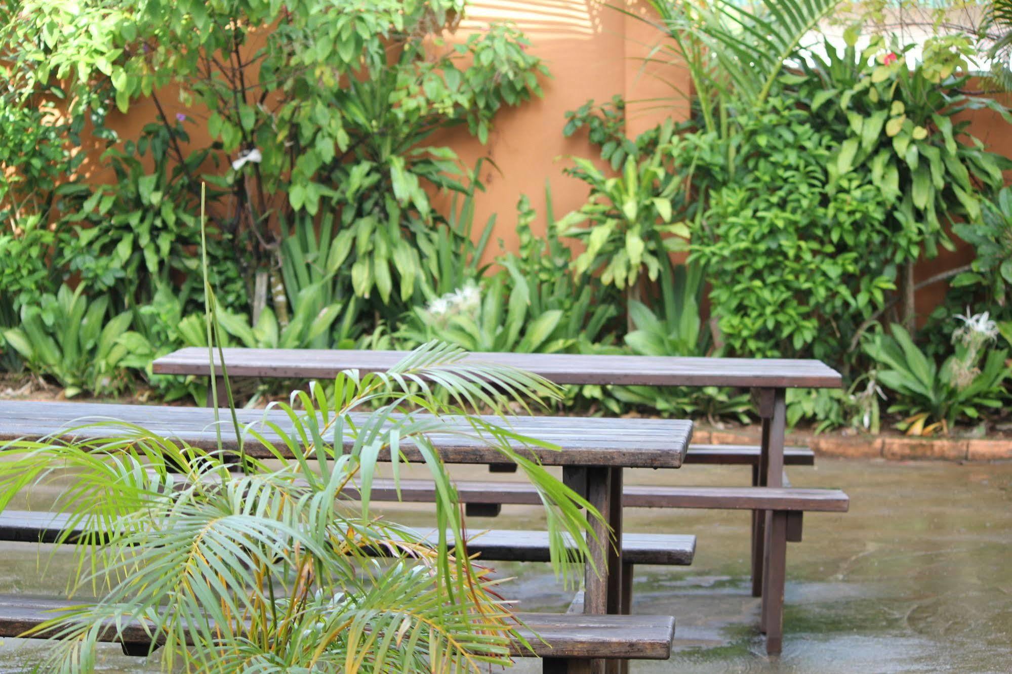 Pacific Paradise Motel Port Vila Buitenkant foto